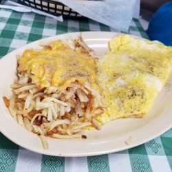 Mrs Belts Cafe - Ham and cheese omelette and hashbrowns with onions and cheese