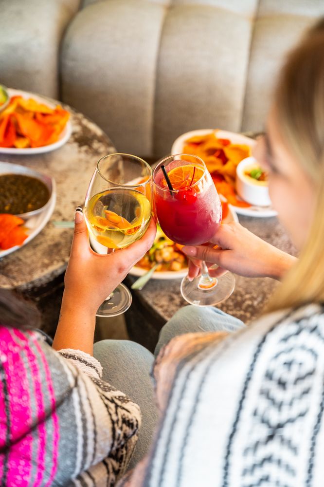 Social spots from Rosario's ComidaMex & Bar