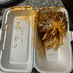 Supposed to be a large chili cheese fry