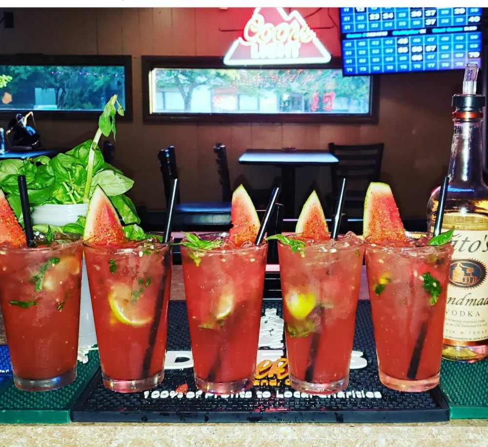 FOSTER GARDENS TAVERN Updated September 2024 14 Photos & 16 Reviews