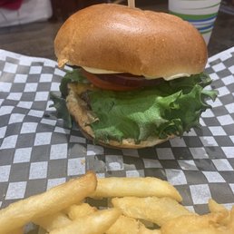 The patty is good. Can you find it? The patty is good. Can you find it?