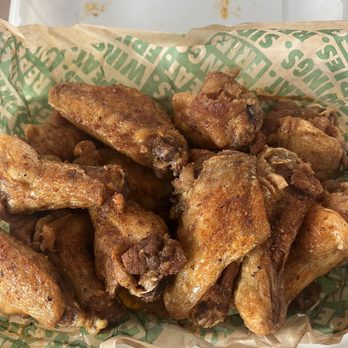 Wingstop - Hot honey, soo good! - Chicken Wings Near Me - Honolulu, Hawaii