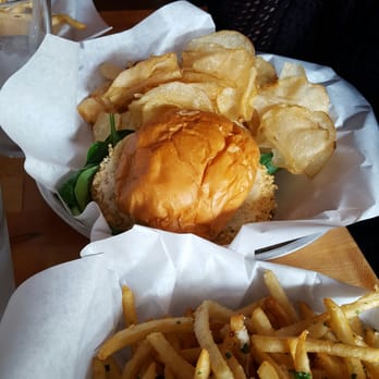 Commonwealth - Good - Beer Bar Near Me - Modesto, California