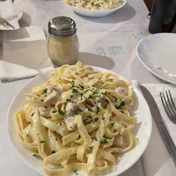 Amano - Chicken Alfredo - Pizza Near Me - Las Vegas, Nevada