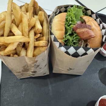 Bacon Bacon - 1/3 lb burger and fries plain - Burgers Near Me - San Francisco, California