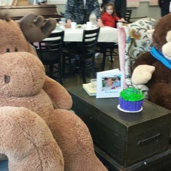 Fat Cupcake - Maurice the Monk took his buddy Mac da Moose to Fat Cupcake to celebrate his birthday. - Cupcakes Near Me - Oregon City, Oregon