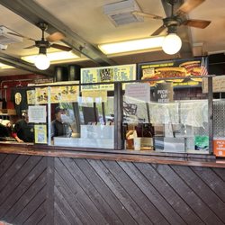 Al's Beef - Not very nice lady