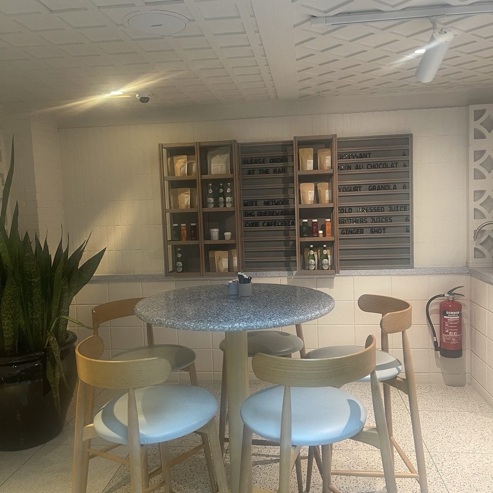 Kimpton De Witt - Cafe Area - Hotels Near Me - Amsterdam, New Hampshire