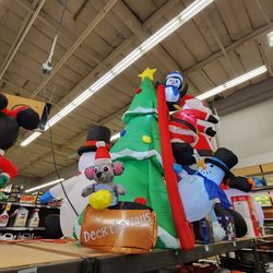 Elk Grove Ace Hardware - Christmas lawn decor