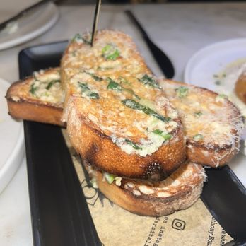 OLIVIA - Garlic bread - Italian Near Me - Tampa, Florida
