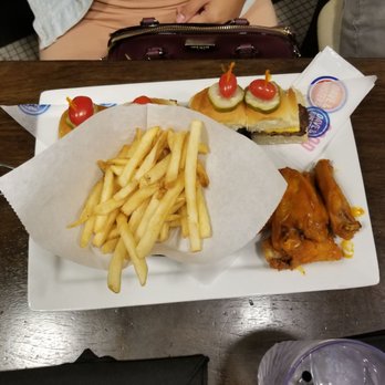 Dave & Buster's Ala Moana - Sliders and hot wings - Arcades Near Me - Honolulu, Hawaii Dave & Buster's Ala Moana - Sliders and hot wings - Arcades Near Me - Honolulu, Hawaii