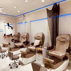 Pearl nail salon