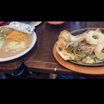 El Mezon - One skillet dish. - Mexican Near Me - St Peters, Missouri El Mezon - One skillet dish. - Mexican Near Me - St Peters, Missouri