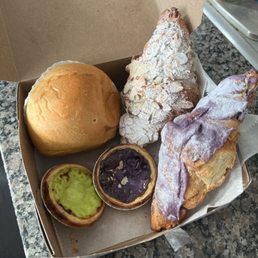la pâtisserie Happy Holidays! Our locations: • 11301 W Olympic Blvd UNIT