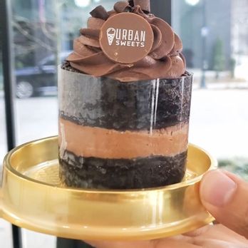 Urban Sweets - Chocolate Petite Cake - Ice Cream & Frozen Yogurt Near Me Urban Sweets - Chocolate Petite Cake - Ice Cream & Frozen Yogurt Near Me