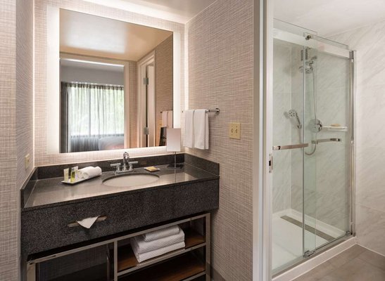 Hilton Fairfax by null