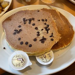Sunset Grill - Chocolate chip pancakes
