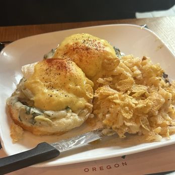 Cheryl’s on 12th - Sadou Eggs Benedict with Side Cheesy Hash Browns - Breakfast & Brunch Near Me - Portland, Oregon