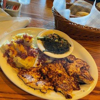 Cracker Barrel Old Country Store - Grilled chicken, loaded mashed potatoes, and green. - Southern Near Me - Elizabethtown, Kentucky Cracker Barrel Old Country Store - Grilled chicken, loaded mashed potatoes, and green. - Southern Near Me - Elizabethtown, Kentucky