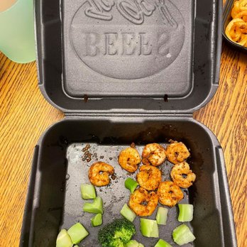 Beef 'O' Brady's - When my wife got home with dinner, this is the they served. Would you eat this garbage? - Pubs Near Me - Tampa, Florida