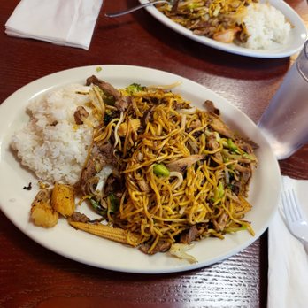 Khan's Mongolian Grill - Plate of flavorless, dried out and over cooked waste of money and time - Mongolian Near Me - Burien, Washington Khan's Mongolian Grill - Plate of flavorless, dried out and over cooked waste of money and time - Mongolian Near Me - Burien, Washington