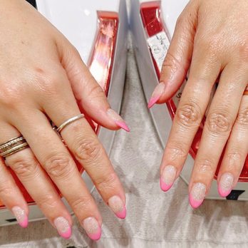 Social Nail Lounge - Nail Salons Near Me - Tysons, Virginia Social Nail Lounge - Nail Salons Near Me - Tysons, Virginia