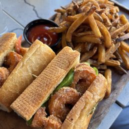 Shrimp po'boy