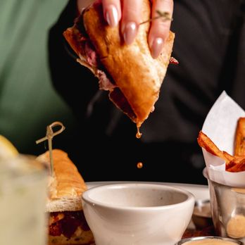 Browns Socialhouse Stonebridge - Burgers Near Me - Saskatoon, Saskatchewan