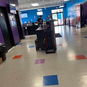 Altitude Trampoline Park - Staff on phone - Trampoline Parks Near Me - Marietta, Georgia Altitude Trampoline Park - Staff on phone - Trampoline Parks Near Me - Marietta, Georgia