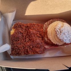 Crumble cake and cream puff!! Wholly heck.. yes please