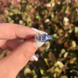 CR Jewelers - We repurpose gemstones and diamonds you already have and create a new, one of a kind piece!