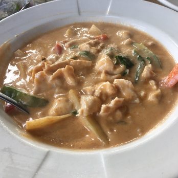 Saladang Garden - Yellow curry. Very good with rice. - Thai Near Me - Pasadena, California Saladang Garden - Yellow curry. Very good with rice. - Thai Near Me - Pasadena, California