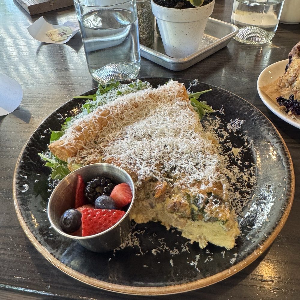The Grocer's Table - Daily Quiche - Cafes Near Me - Wayzata, Minnesota The Grocer's Table - Daily Quiche - Cafes Near Me - Wayzata, Minnesota