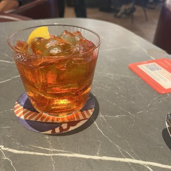 Capital One Landing at DCA - Negroni - Airport Lounges Near Me - Arlington, Virginia