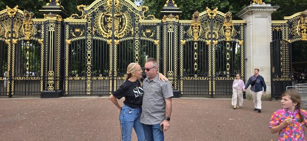 Buckingham Palace by null