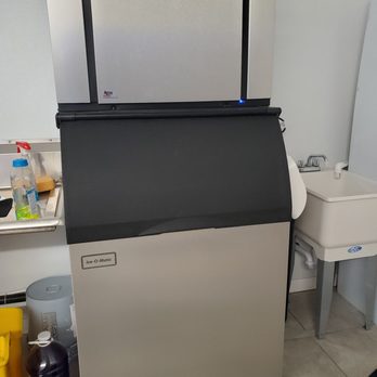 Sotelo's Water+ - New Ice Machine - Water Stores Near Me - Menifee, California Sotelo's Water+ - New Ice Machine - Water Stores Near Me - Menifee, California