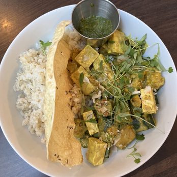 Basic Kitchen - Yellow curry - New American Near Me - Charleston, South Carolina Basic Kitchen - Yellow curry - New American Near Me - Charleston, South Carolina
