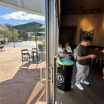 Starbucks - They have two bathrooms, plus indoor and outdoor seating. - Coffee & Tea Near Me - San Mateo, California
