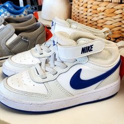 New Life Thrift - Cute toddler Nike shoes. They look full size in the photo though!