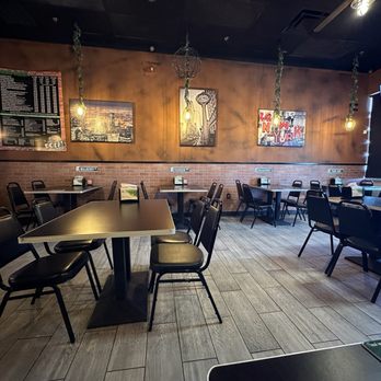 Doda's Pizza - Dining area - Pizza Near Me - Glendale, Arizona Doda's Pizza - Dining area - Pizza Near Me - Glendale, Arizona