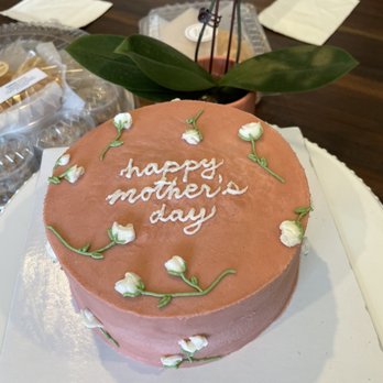 Kymoto Co - Funfetti cake - Custom Cakes Near Me Kymoto Co - Funfetti cake - Custom Cakes Near Me