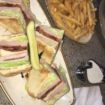 Noni's Grille - American Near Me - Troy, Michigan