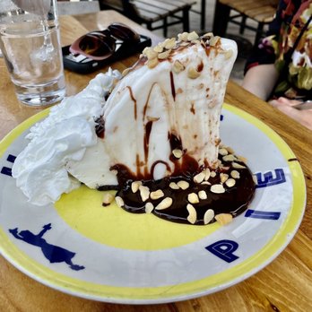 Duke's La Jolla - Mud pie dessert - New American Near Me - La Jolla, California
