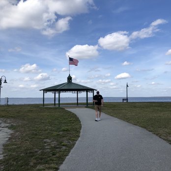 Crabby's On The Lakefront - Seafood Near Me - Saint Cloud, Florida