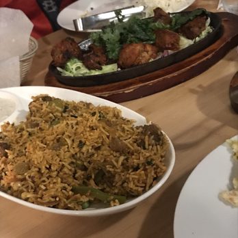 Everest Kitchen - Himalayan/Nepalese Near Me - Albany, California