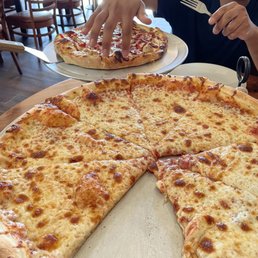 Xl cheese and med bbq chucken Xl cheese and med bbq chucken