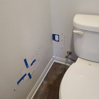Gomez Electric - GFCI outlet installed - Electricians Near Me