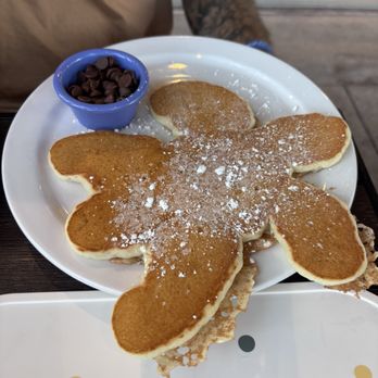 Kihei Caffe Lahaina - Kids turtle shaped pancake - Breakfast & Brunch Near Me - Lahaina, Hawaii