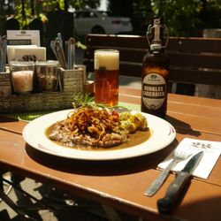Wieninger Bräu - Super Wetter und Zwiebelrostbraten mit einem Bier