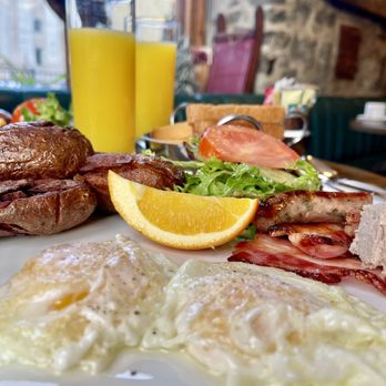 Hôtel Port-Royal - Breakfast - Hotels Near Me - Quebec City, Quebec Hôtel Port-Royal - Breakfast - Hotels Near Me - Quebec City, Quebec